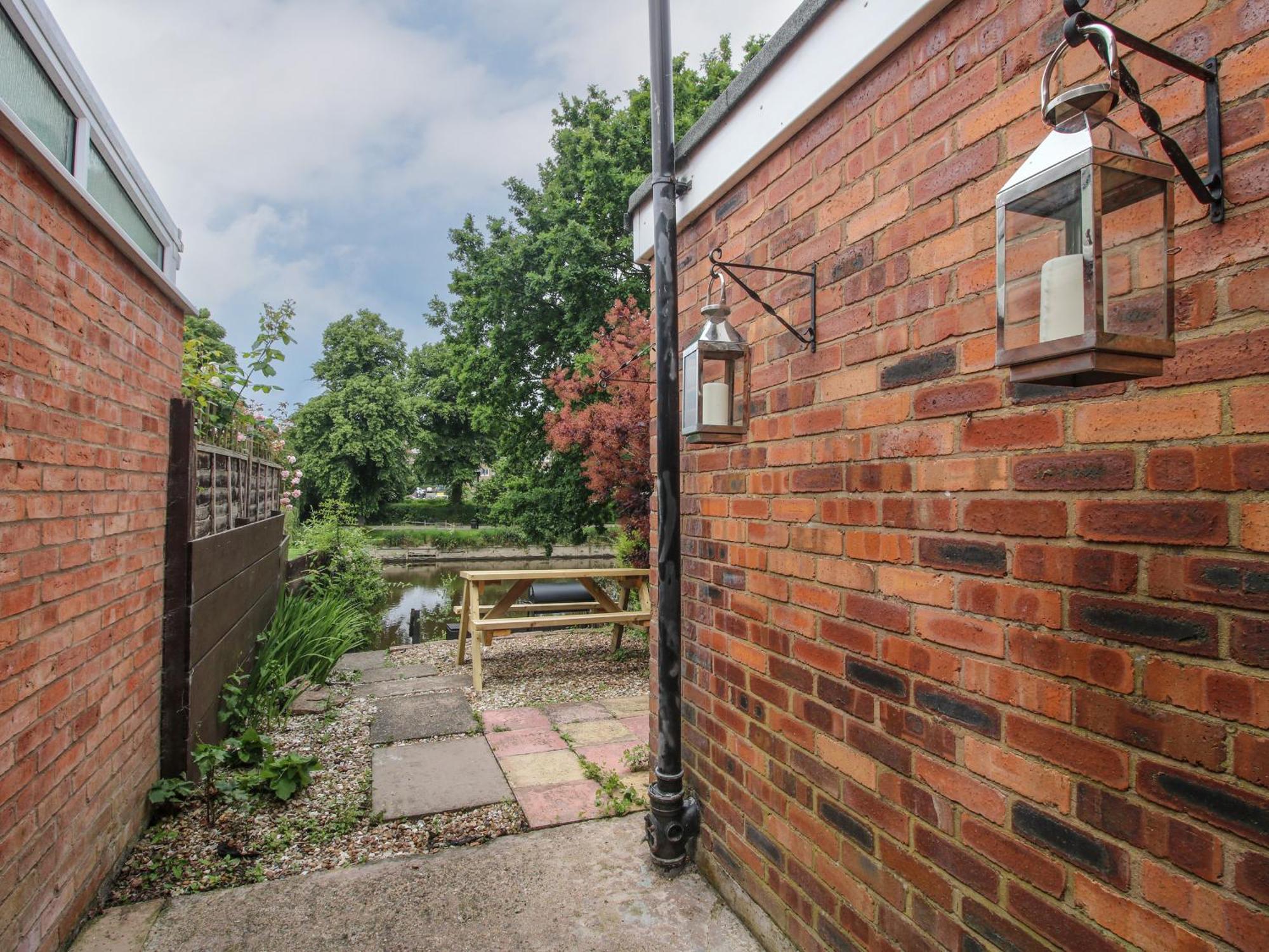 108 Longden Coleham *